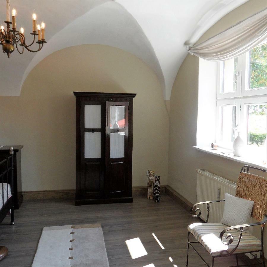 Herrenhaus Kunzwerda Bei Torgau - Aparthotel, Boardinghouse, Wohnen Auf Zeit Exterior foto